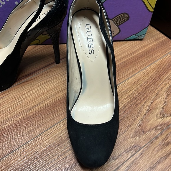 Black Suede Heel - Picture 2 of 4